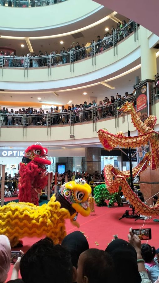 Atraksi Barongsai Patok Buat Decak Kagum Pengunjung Mal SKA